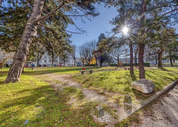 Le Perroquet - Parking - Campus *